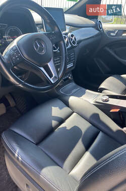 Хэтчбек Mercedes-Benz B-Class 2016 в 
