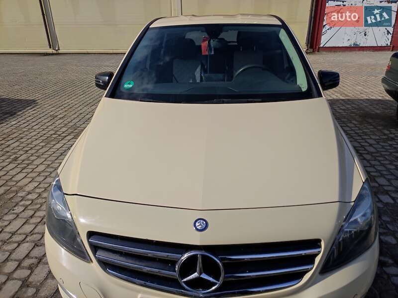 Mercedes-Benz B-Class 2013