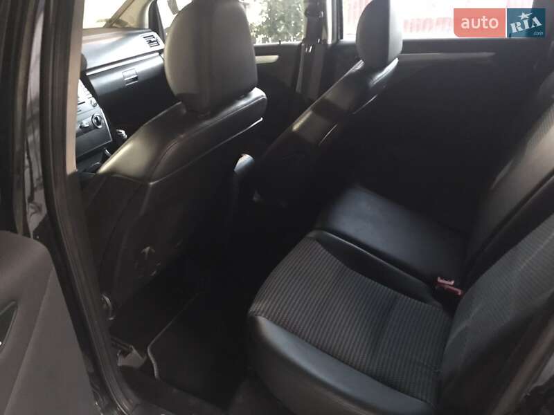 Хэтчбек Mercedes-Benz B-Class 2006 в Виноградове фото 8 Хэтчбек Mercedes-Benz B-Class 2006 в Виноградове