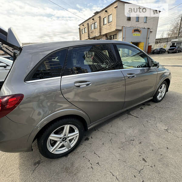 Хэтчбек Mercedes-Benz B-Class 2016 в Киеве фото 24 Хэтчбек Mercedes-Benz B-Class 2016 в Киеве