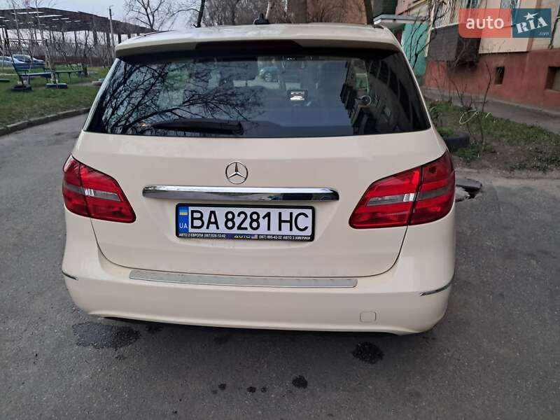 Хэтчбек Mercedes-Benz B-Class 2012 в Александрие