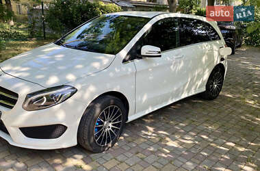Хэтчбек Mercedes-Benz B-Class 2016 в 