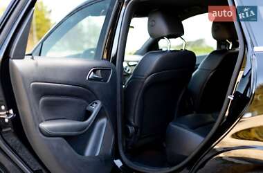 Хэтчбек Mercedes-Benz B-Class 2016 в 