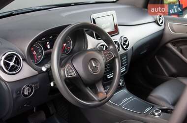 Хэтчбек Mercedes-Benz B-Class 2017 в 
