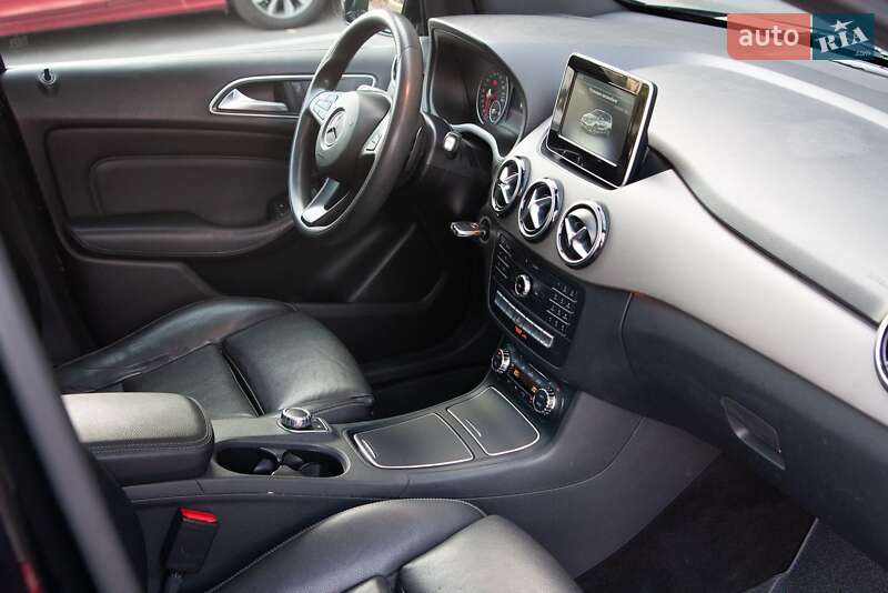 Хэтчбек Mercedes-Benz B-Class 2017 в Киеве