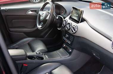 Хэтчбек Mercedes-Benz B-Class 2017 в 