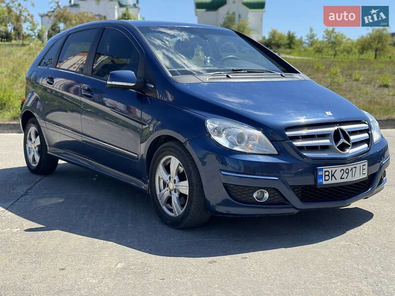 Хэтчбек Mercedes-Benz B-Class 2011 в Вараше