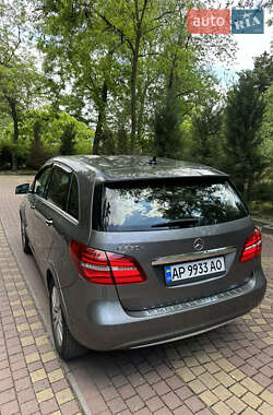 Хэтчбек Mercedes-Benz B-Class 2015 в 