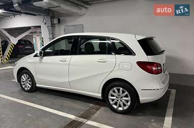 Хэтчбек Mercedes-Benz B-Class 2013 в 