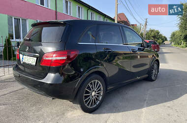 Хэтчбек Mercedes-Benz B-Class 2016 в 
