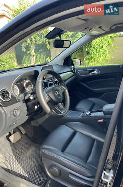 Хэтчбек Mercedes-Benz B-Class 2016 в 