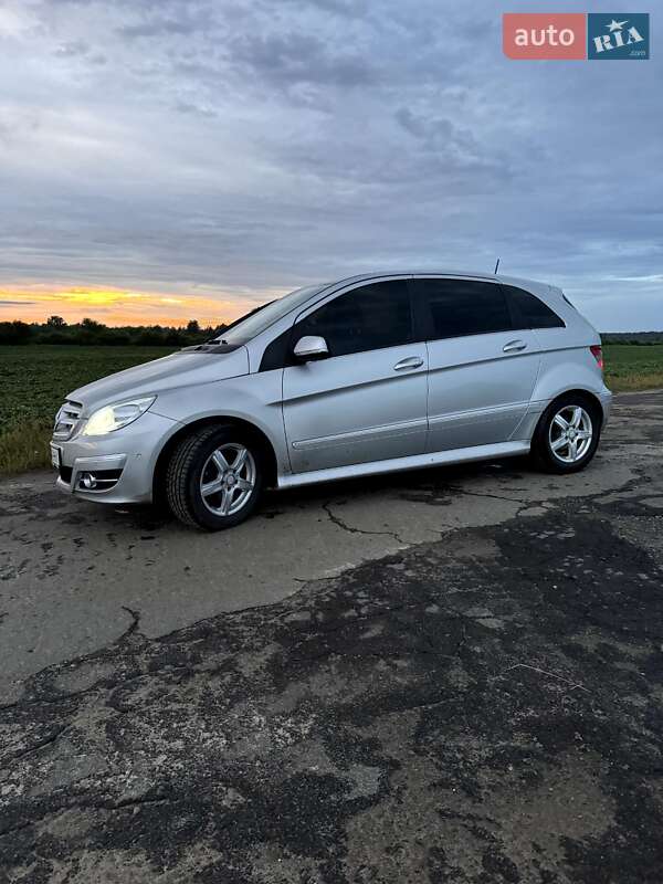 Хэтчбек Mercedes-Benz B-Class 2011 в Владимирце