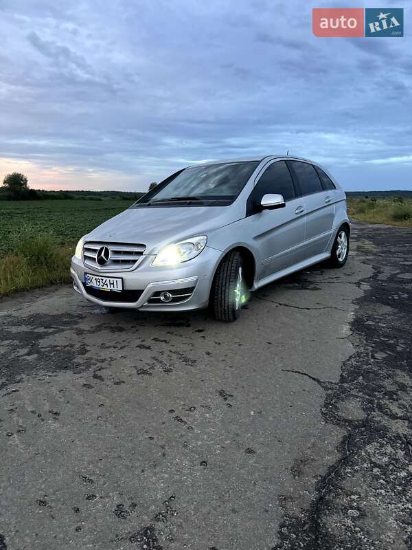 Хэтчбек Mercedes-Benz B-Class 2011 в Владимирце