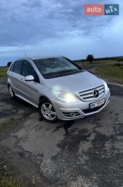 Хетчбек Mercedes-Benz B-Class 2011 в Володимирці