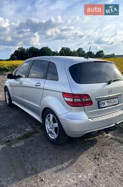 Хетчбек Mercedes-Benz B-Class 2011 в Володимирці