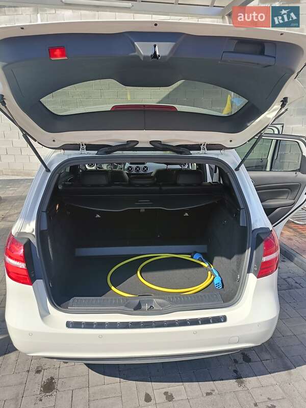 Хетчбек Mercedes-Benz B-Class 2016 в Рівному