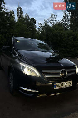 Хэтчбек Mercedes-Benz B-Class 2016 в 