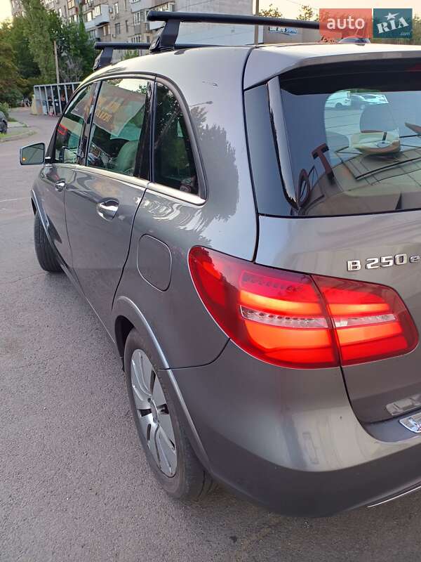 Хэтчбек Mercedes-Benz B-Class 2016 в Одессе фото 5 Хэтчбек Mercedes-Benz B-Class 2016 в Одессе
