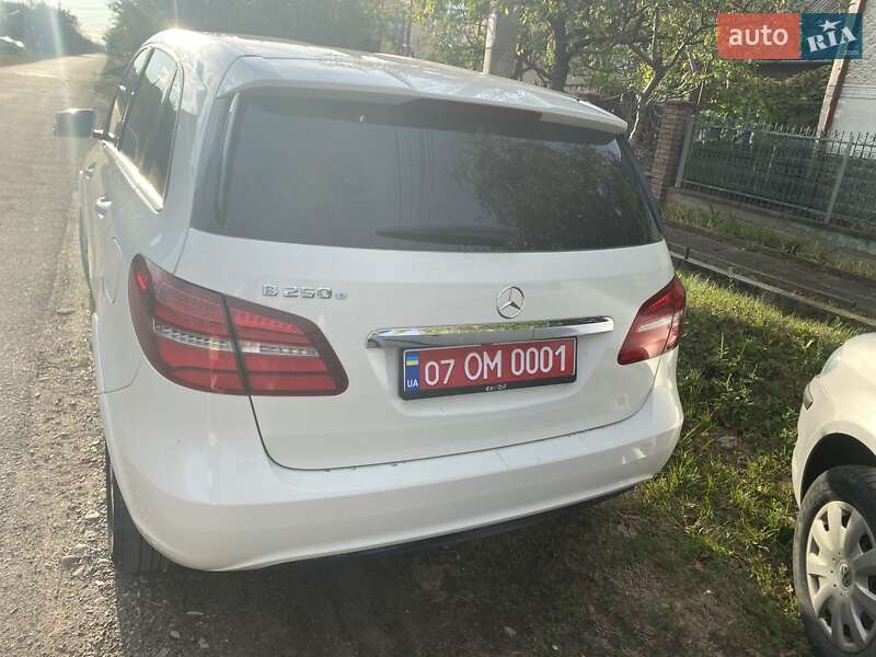 Хэтчбек Mercedes-Benz B-Class 2016 в Мукачево