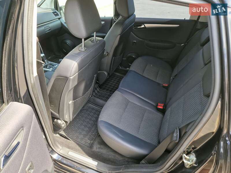 Хэтчбек Mercedes-Benz B-Class 2010 в Днепре