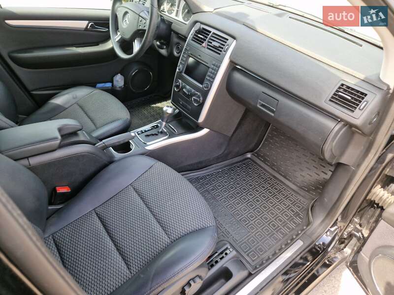 Хэтчбек Mercedes-Benz B-Class 2010 в Днепре