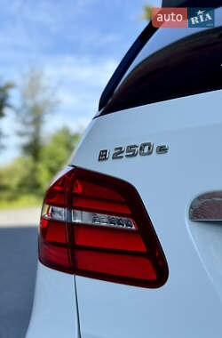 Хэтчбек Mercedes-Benz B-Class 2016 в 