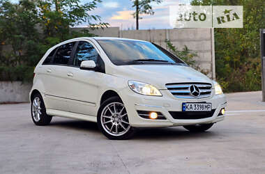 Хетчбек Mercedes-Benz B-Class 2010 в 