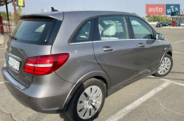 Хэтчбек Mercedes-Benz B-Class 2016 в 