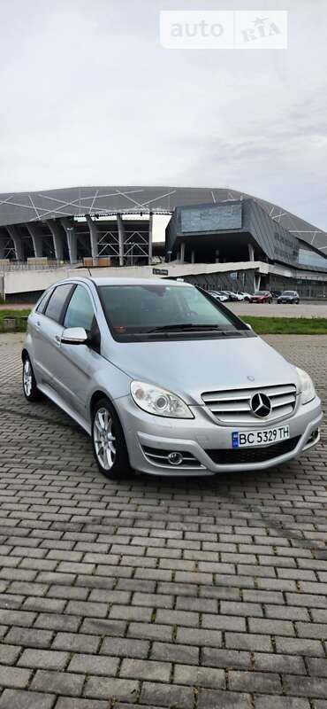 Mercedes-Benz B-Class 2011