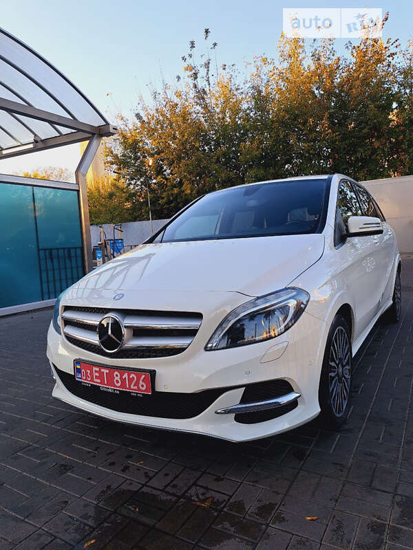 Хэтчбек Mercedes-Benz B-Class 2016 в 
