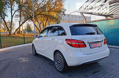 Хэтчбек Mercedes-Benz B-Class 2016 в 