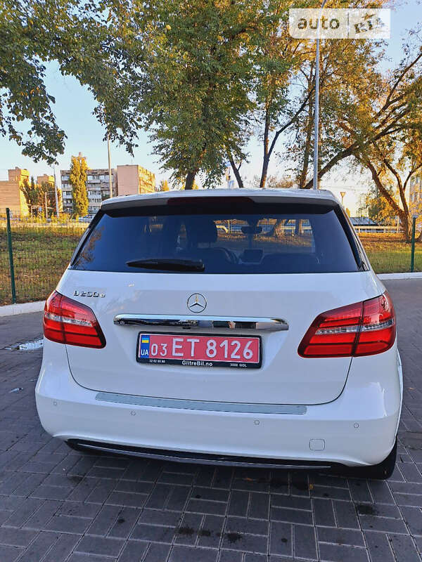 Хэтчбек Mercedes-Benz B-Class 2016 в Киеве