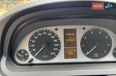 Хэтчбек Mercedes-Benz B-Class 2011 в 