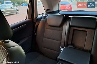 Хэтчбек Mercedes-Benz B-Class 2010 в 