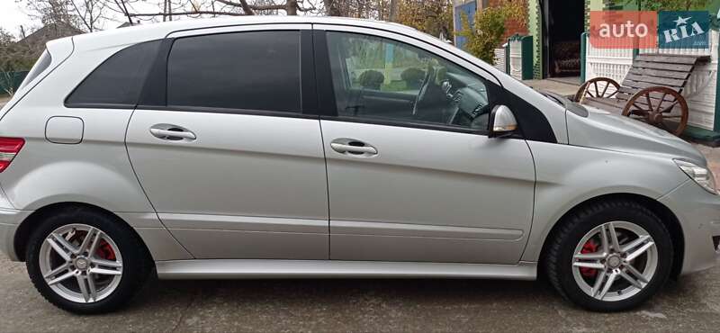 Хэтчбек Mercedes-Benz B-Class 2011 в Новоселице