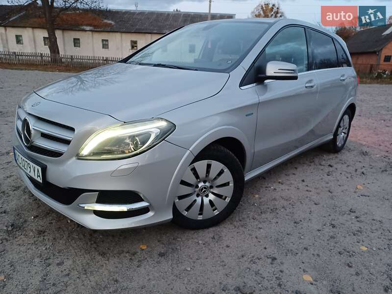 Хэтчбек Mercedes-Benz B-Class 2017 в Старой Выжевке