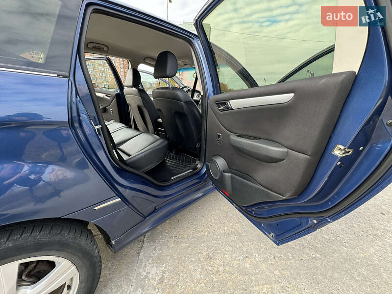 Хэтчбек Mercedes-Benz B-Class 2011 в Вараше