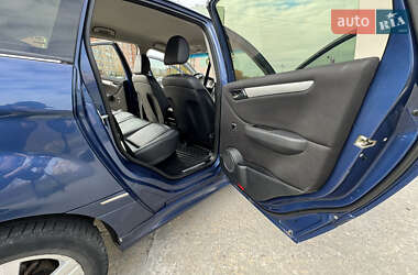 Хэтчбек Mercedes-Benz B-Class 2011 в 