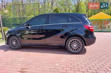 Хэтчбек Mercedes-Benz B-Class 2016 в 
