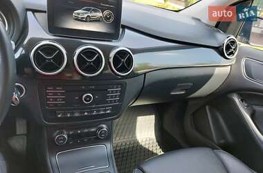 Хэтчбек Mercedes-Benz B-Class 2016 в 