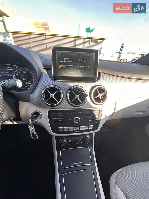Хэтчбек Mercedes-Benz B-Class 2015 в Солонке