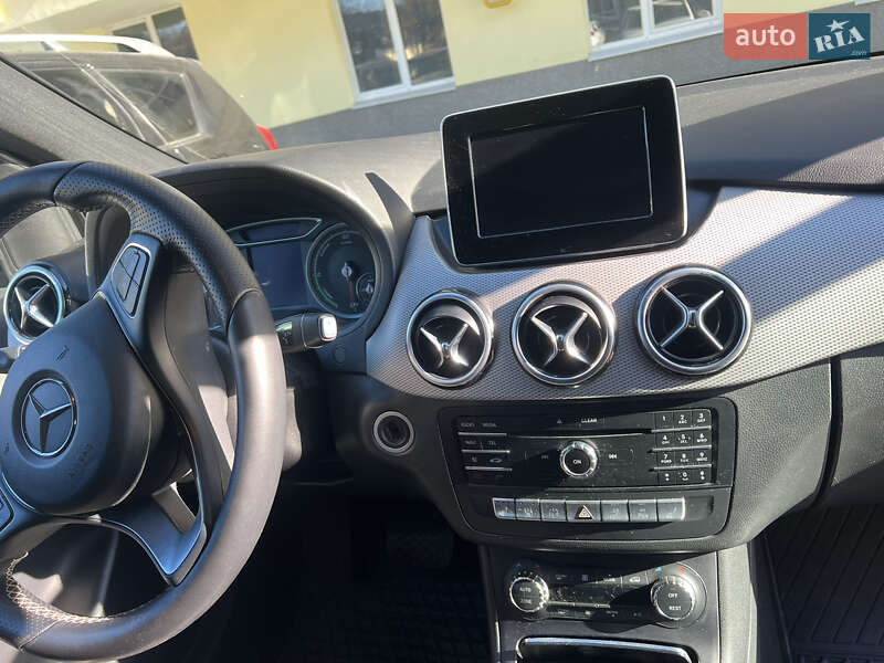 Хэтчбек Mercedes-Benz B-Class 2015 в Черновцах