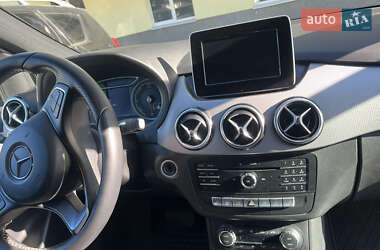 Хэтчбек Mercedes-Benz B-Class 2015 в 