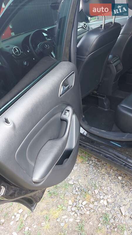 Хэтчбек Mercedes-Benz B-Class 2012 в Сваляве