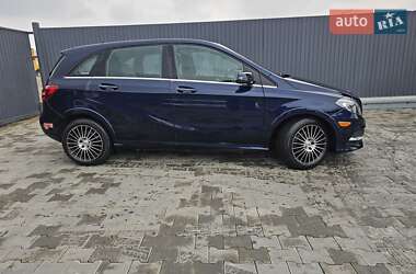 Хэтчбек Mercedes-Benz B-Class 2016 в 