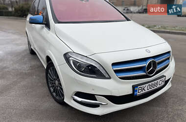 Хэтчбек Mercedes-Benz B-Class 2015 в 