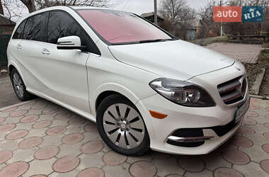 Хэтчбек Mercedes-Benz B-Class 2015 в 