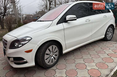 Хэтчбек Mercedes-Benz B-Class 2015 в 
