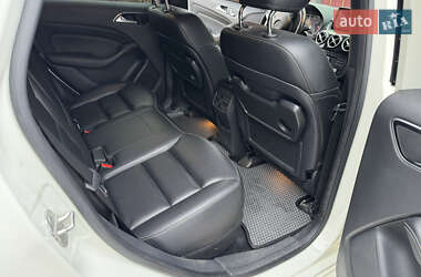 Хэтчбек Mercedes-Benz B-Class 2015 в 