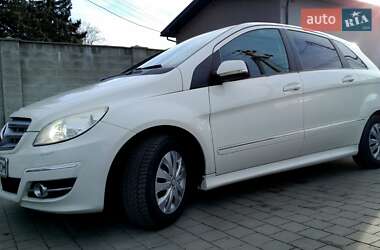 Хэтчбек Mercedes-Benz B-Class 2009 в 